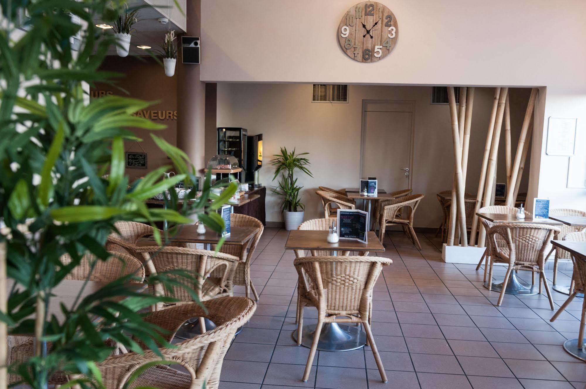 Auberge De Jeunesse Hi Bordeaux-Blanquefort - Ex Otellia Exterior foto